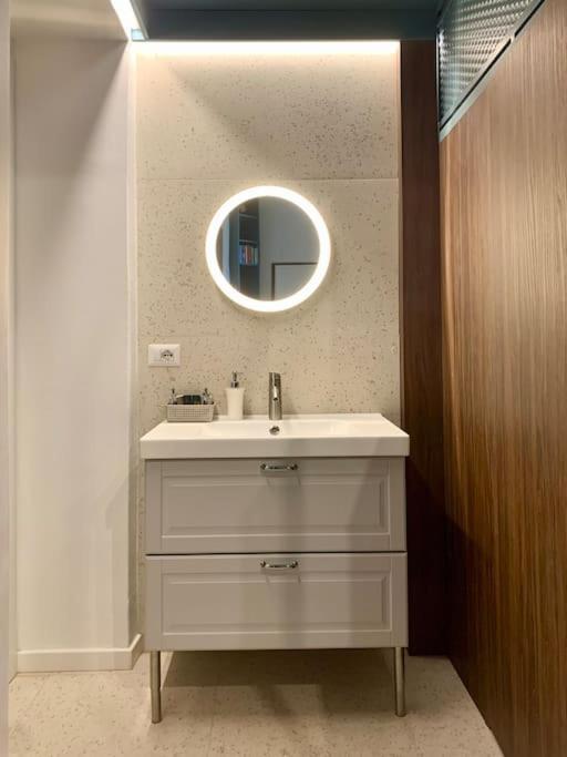 מילאנו Lovely Studio Flat In Bocconi מראה חיצוני תמונה